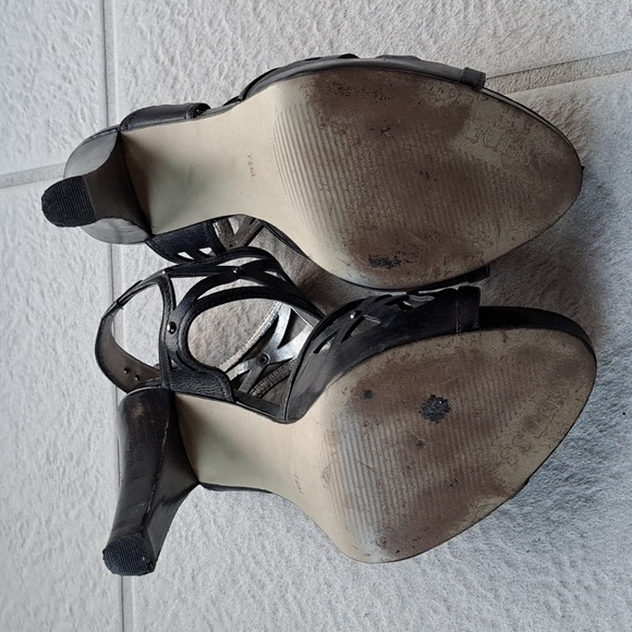 Vintage Guess Leather Heels - Picture 4 of 5